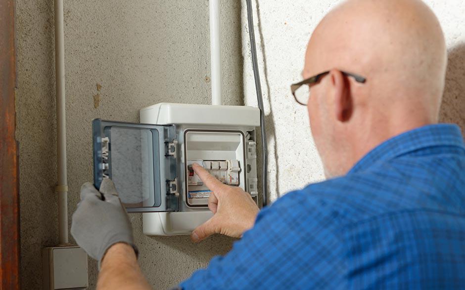 cherche électricien Buc